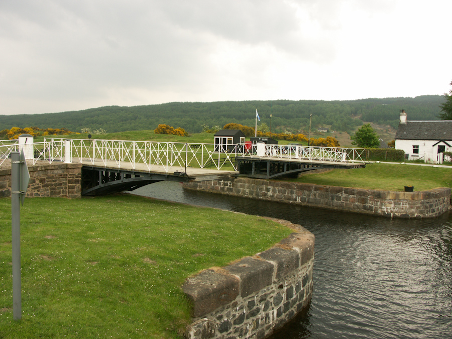 Caledonian Canal, Moy Swing Bridge